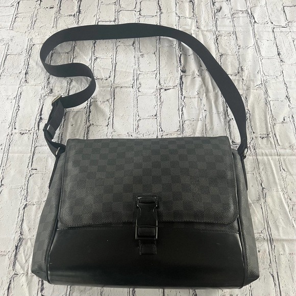 Louis Vuitton Handbags - Louis Vuitton Damier Graphite Messenger Bag infini PM leather